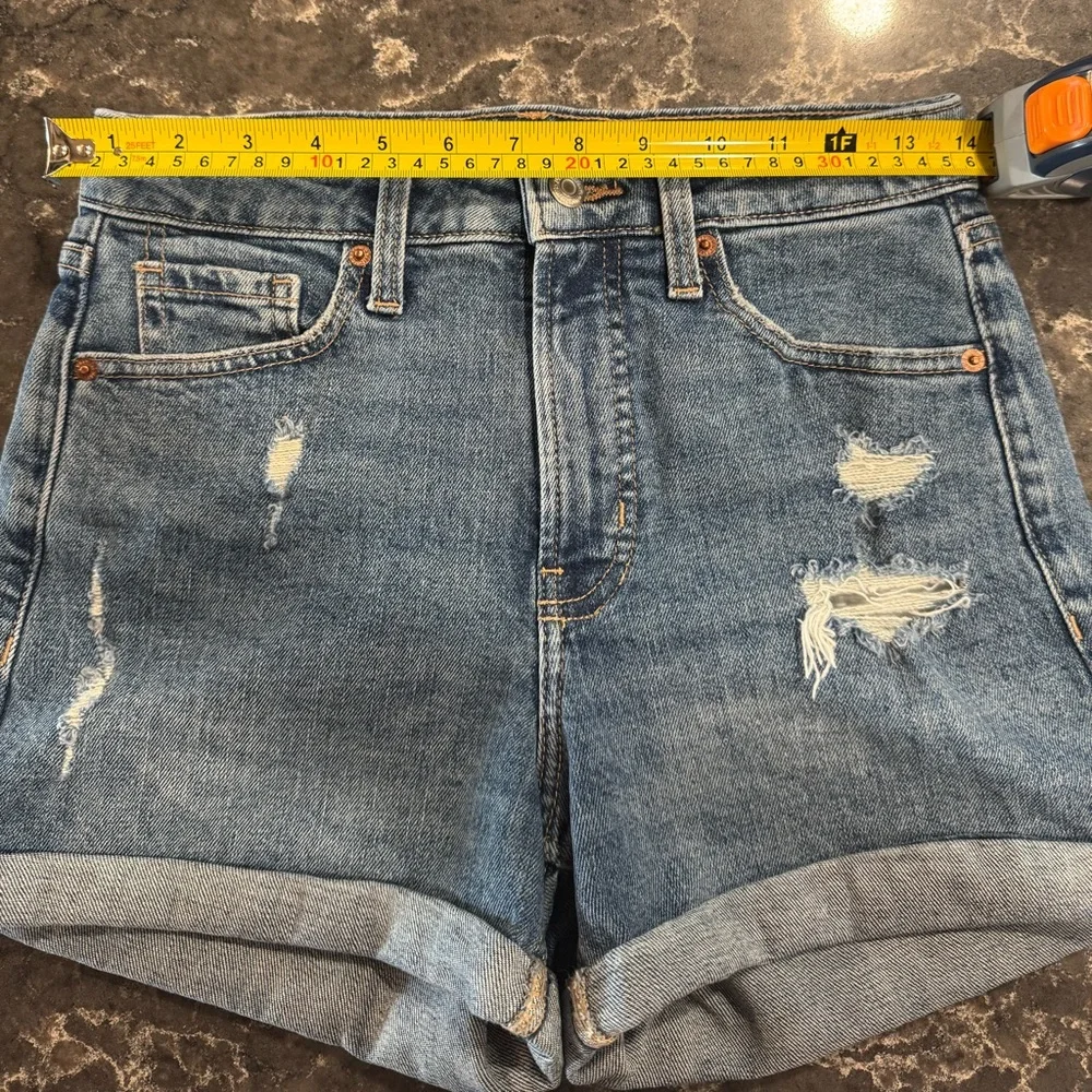 Old Navy High Rise Shorts - Picture 5 of 6